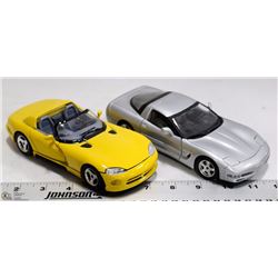 A PAIR OF BURAGO 1/24 DIECAST MODELS