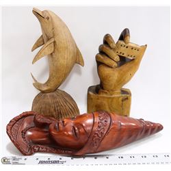 FLAT WITH 2 WOOD & 1 PORCELAIN HOME DÉCOR ITEMS