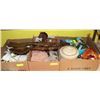 Image 1 : 3 BOXES OF ESTATE COLLECTIBLES