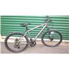 Image 8 : Columbia Mountain Bike (Tires Flat)