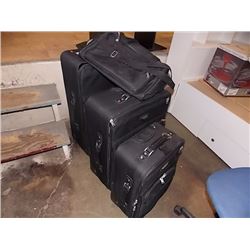 LUGGAGE SET - 4 PC - AMERICAN TOURIST