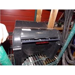 AUTOMATIC PAPER TOWEL DISPENSER