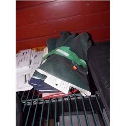 ASSORTED GLOVES - 5 PAIR