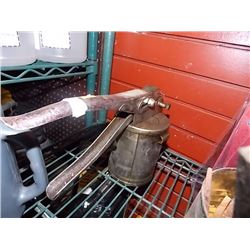 VINTAGE POT GREASE GUN