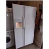 Image 1 : FRIDGE - MAYTAG - WHITE WITH WATER & ICE DISPENSER