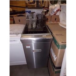 COMMERCIAL DEEP FRYER