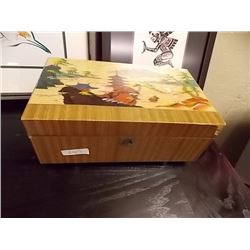 LARGE WOODEN JEWELRY BOX (MUSICAL ) & CONTENTS
