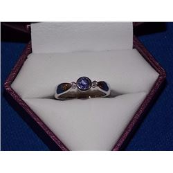 RING - ROUND FACETED BLUE-VIOLET TANZANITE & 2 DIAMONDS IN 10K WHITE GOLD SETTING - WITH CERTIFICATE