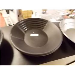 NEW GOLD PAN - ESTWING - BLACK PLASTIC - SMALL