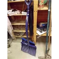 SNOW SHOVELS - 2 TTL