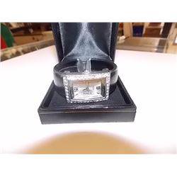 WATCH - DIAMOND STYLE FACE