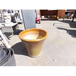 LARGE CERAMIC PLANT POT