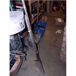 LEAF RAKE & WOOD PULLER