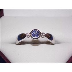 RING - ROUND FACETED BLUE-VIOLET TANZANITE & 2 DIAMONDS IN 10K WHITE GOLD SETTING - WITH CERTIFICATE