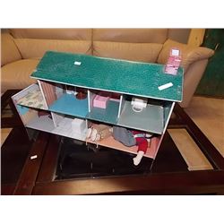 VINTAGE METAL DOLL HOUSE & CONTENTS