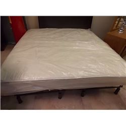 KING MATTRESS - STORE DISPLAY UNIT - MONTERAY FIRM