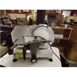 COMMERCIAL MEAT SLICER