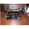Image 3 : VINTAGE TREDLE SEWING MACHINE - STANDARD