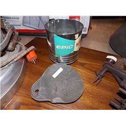 VINTAGE FLOUR SIFTER & STRAINER