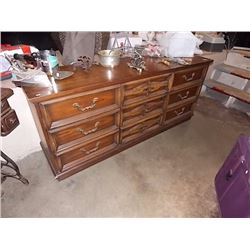 RETRO DRESSER - 9 DRAWER