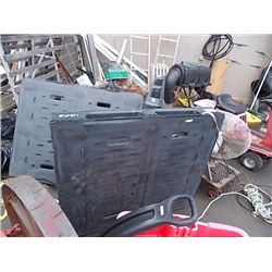 PLASTIC SKIDS - 3 TTL