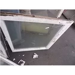 VINTAGE WOOD WINDOW - AS-IS