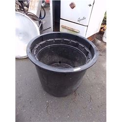LARGE PLANT POT