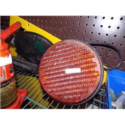 RED LIGHT WITH ARROW COVER