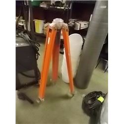 TRANSIT TRIPOD