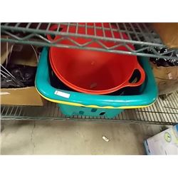 BUCKET & 2 BASKETS