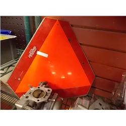 SAFETY SIGN - TRIANGLE