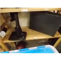 SHELF - JACK &  VINTAGE SUIT CASE