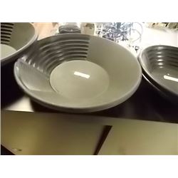 NEW GOLD PAN - ESTWING - BLACK PLASTIC - MED