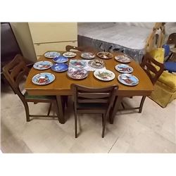 WALNUT TABLE & 4 DINING CHAIRS - 36" X 50" TABLE TOP - VINTAGE