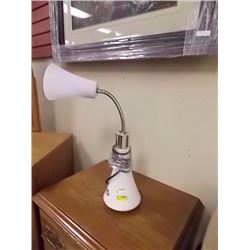 GOOSE NECK TABLE LAMP