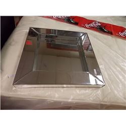 BOX MIRROR