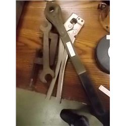 BUNDLE OF TOOLS