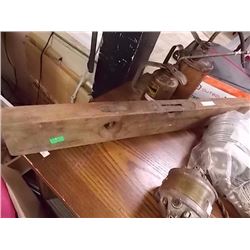 VINTAGE WOOD LEVEL WITH BRASS INLAY