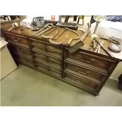 RETRO DRESSER - 9 DRAWER