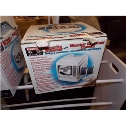 SECURTY CAMERA KIT WITH MONITOR - NEW INDOOR/OUTDOOR