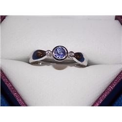 RING - ROUND FACETED BLUE-VIOLET TANZANITE & 2 DIAMONDS IN 10K WHITE GOLD SETTING - WITH CERTIFICATE