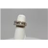 Image 13 : 1.32 ct Diamond Ring - 18 Baguette Diamonds Approx 1 ct, 32 Round Cut Diamonds Approx .32 ct, 10K Go