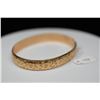Image 2 : 14K Gold & Black Enamel Hawaiian Bangle Bracelet 10mm, Embossed Floral Motifs, "Magarifuji" in Black