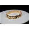 Image 13 : 14K Gold & Black Enamel Hawaiian Bangle Bracelet 11.5mm, Embossed Floral Motifs, "Kuuipo" in Black E
