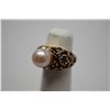 Image 1 : Single Pearl Ring w/Amethyst Cluster Setting - 7mm Cultured Pearl