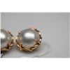Image 2 : 18.5mm Cultured Mabe Pearl Clip Earrings - 14K Yellow Gold, 21.2 g