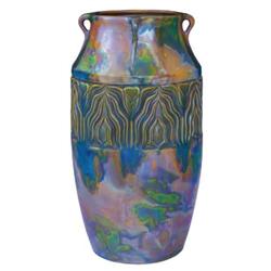 Váza körbefutó relieffel és fülekkel, Zsolnay 1904 körül