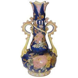 Historizáló váza, Zsolnay, 1890 körül 