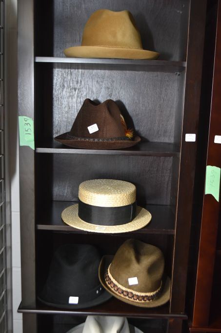 Selection Of Men S Vintage Hats Hat Boxes And A Bowling Ball In Vintage Brunswick Hard Case Selection Of Men S Vintage Hats Hat Boxes And A Bowling Ball In Vintage Brunswick Hard Case