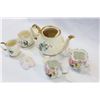 Image 3 : VINTAGE CHINA TEAPOT CREAM AND SUGAR AND BAVRIAN CREAM AND SUGAR